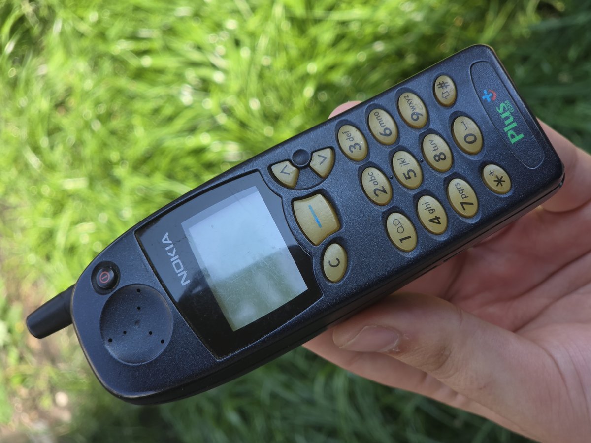 A Nokia 5110 mobile phone
